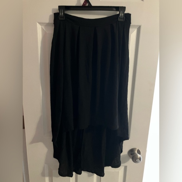 Elegant Black Women's Skirt - Picture 1 of 2